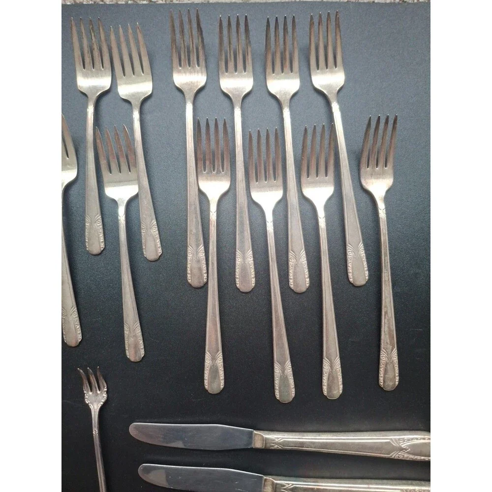 Mixed Lot of 26 Vintage Silverplate Flatware Knives and Forks 2.16 Pounds